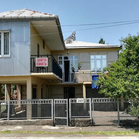 Guest House Of Givi Kobuleti Zewnętrze zdjęcie